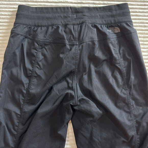 The North Face Black Cropped Lightweight Pants Joggers Small - Picture 12 of 15